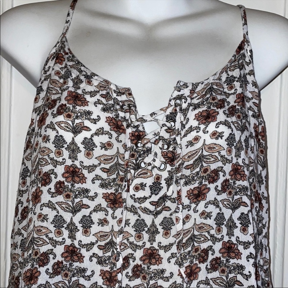 American Eagle • Floral and Flowy Top • M - Picture 3 of 4